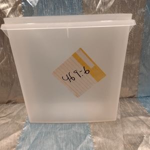 Tupperware Container 469-6 ( NO LID )